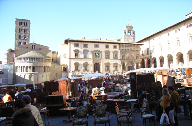 Auf dem Flohmarkt von Arezzo Katharinas Italien der beste